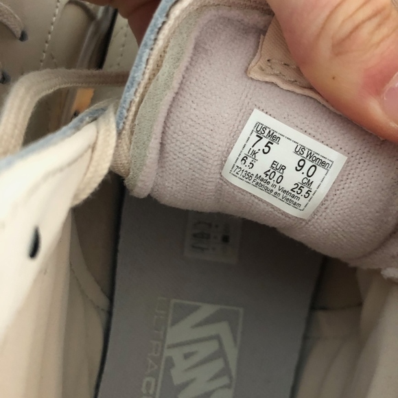 Vans - Picture 5 of 5